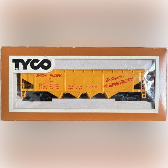 Tyco Union Pacific 4-Bay Hopper Train Car - Picture 1 of 2